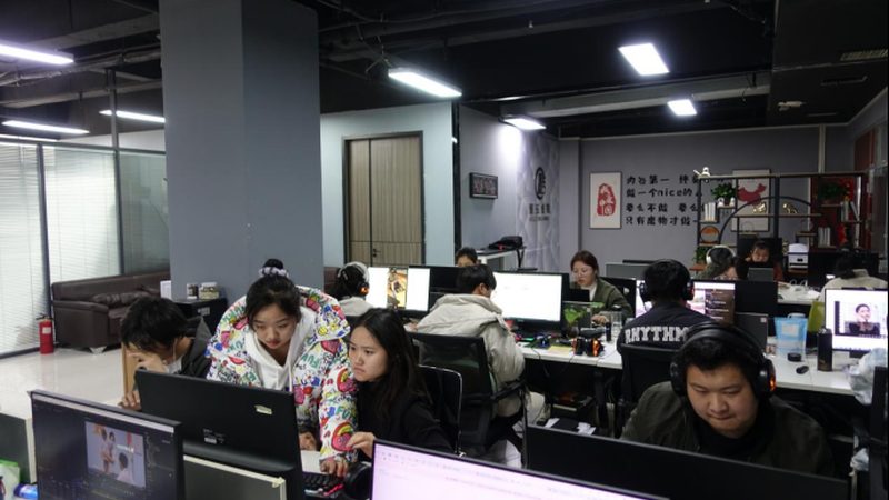 无人机设备在纪录片拍摄中的应用解析